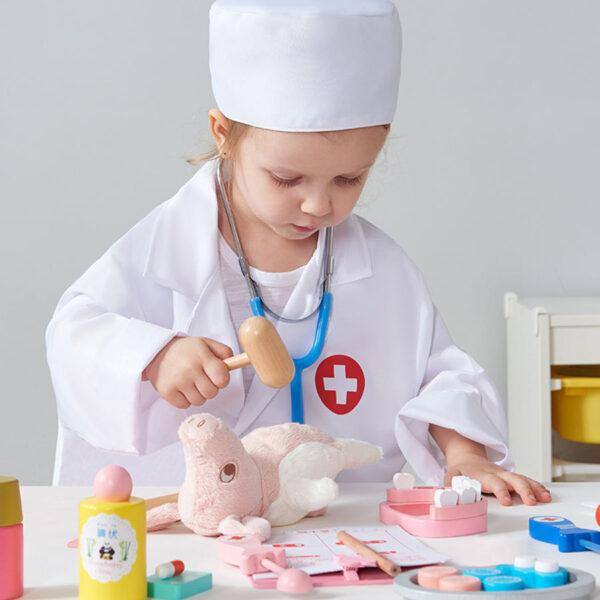 Girl Toys Wooden Intelligence Development Toy Nurse Pretend Play Preschool Sets Doctor Toys - 영상 3