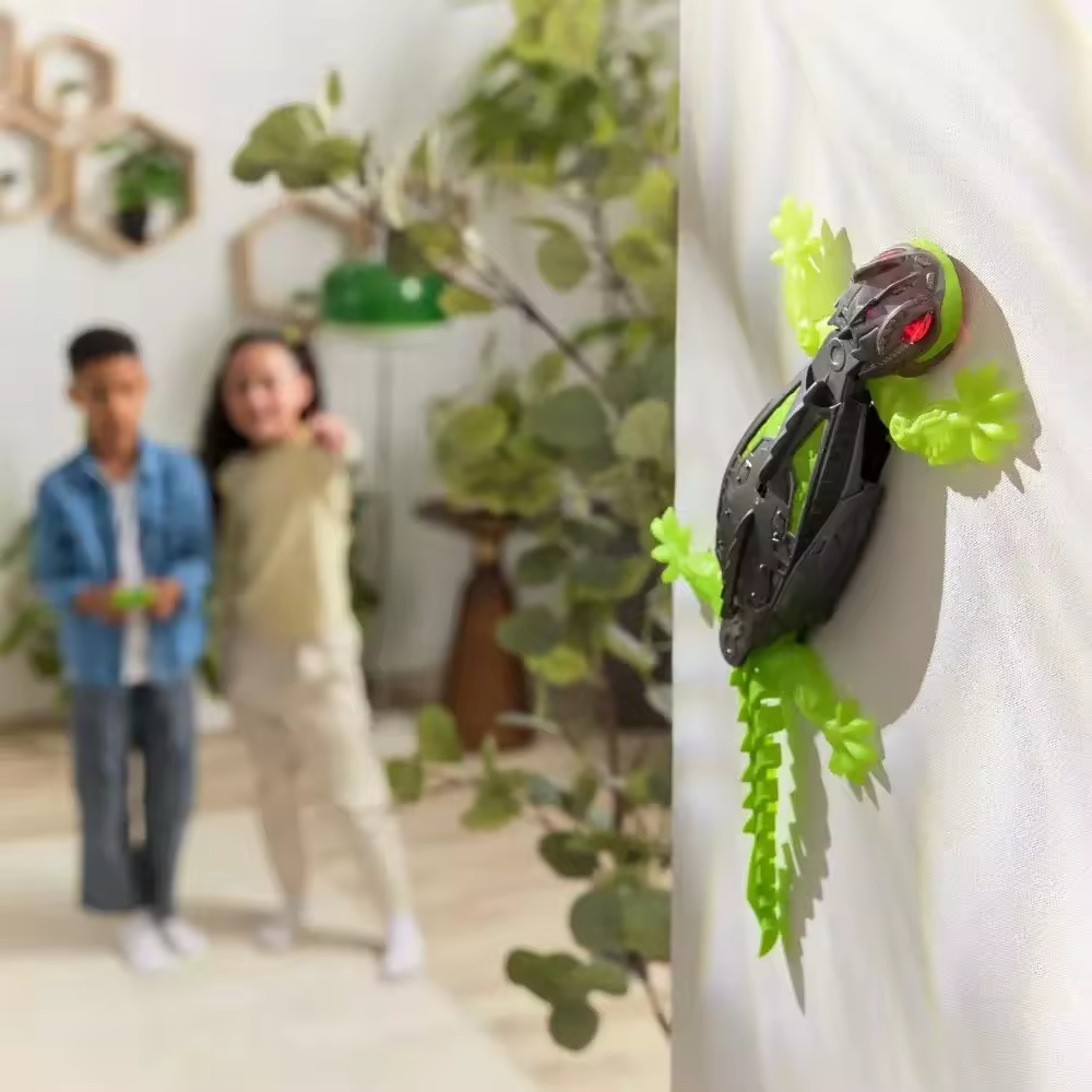New IR Wall Crawler Gecko Rechargeable Infrared Remote Control Robot Toy Wall Climbing Gecko RC Toy - 영상 6